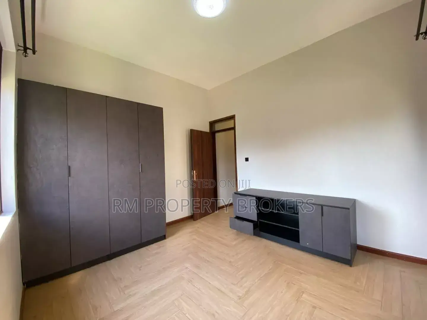 4bdrm Apartment in Bunga, Central Division for rent