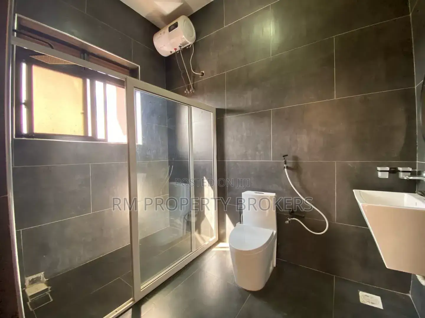 4bdrm Apartment in Bunga, Central Division for rent