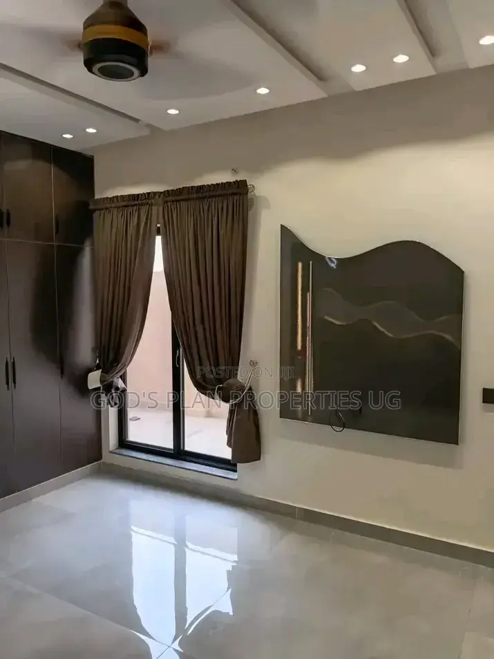 3bdrm Apartment in Muyenga Estate, Central Division for rent