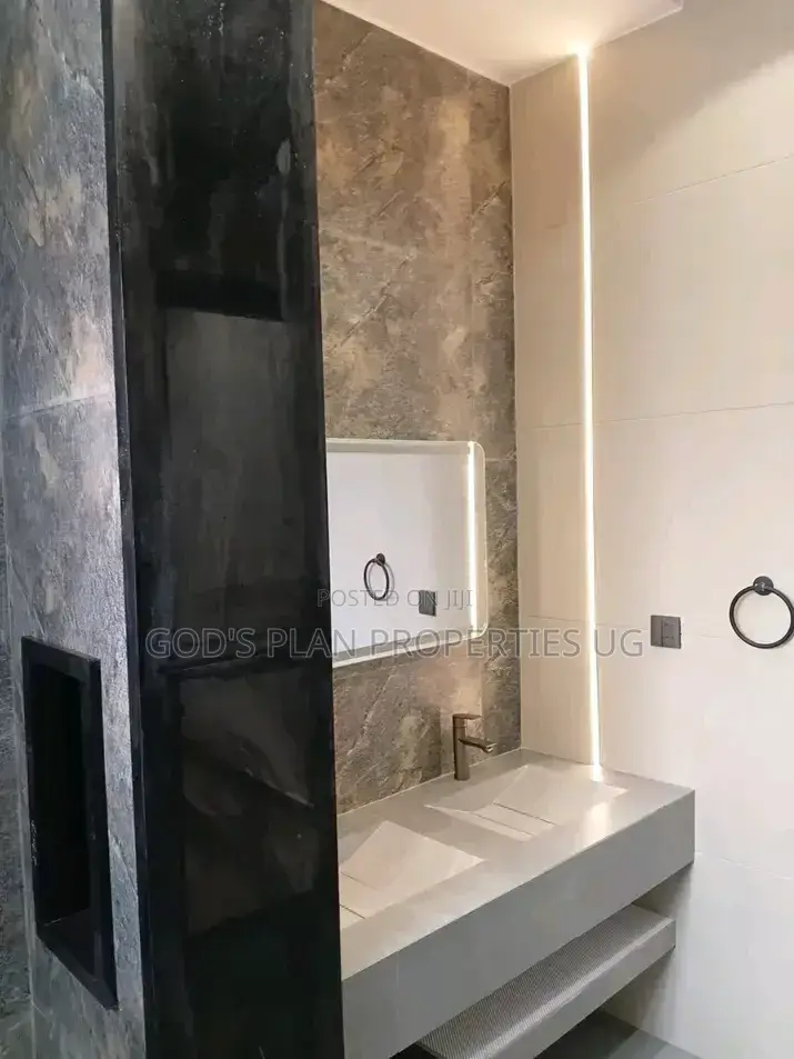 3bdrm Apartment in Muyenga Estate, Central Division for rent