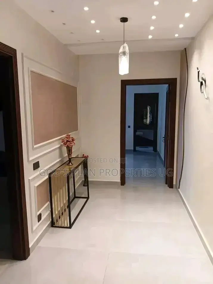 3bdrm Apartment in Muyenga Estate, Central Division for rent