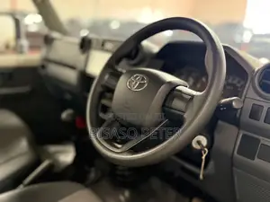 Toyota Land Cruiser Prado 2025 White
