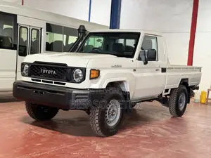 Toyota Land Cruiser Prado 2025 White