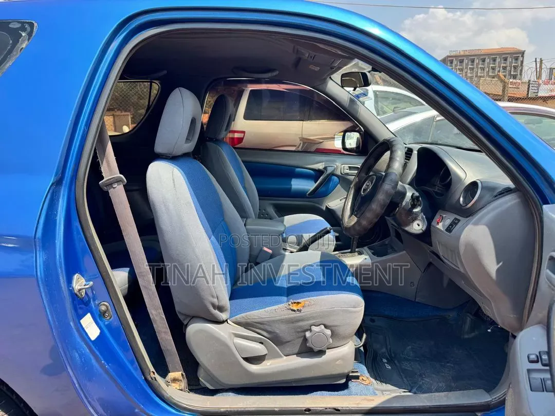 Toyota RAV4 Automatic 2000 Blue