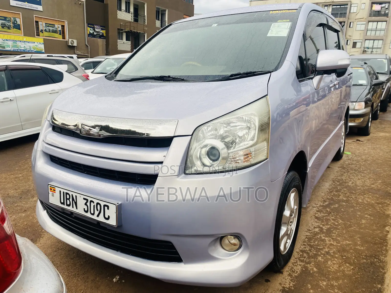 Toyota Noah 2010 Blue