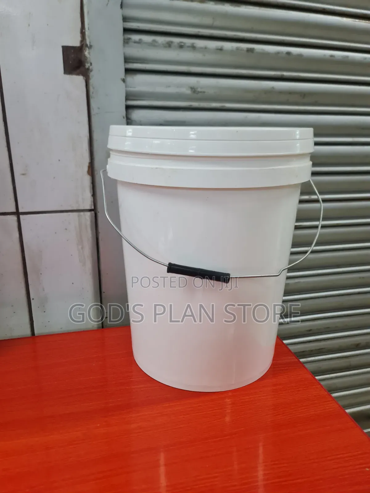 Multiple Locks Plastic Empty Paint Buckets 20litres