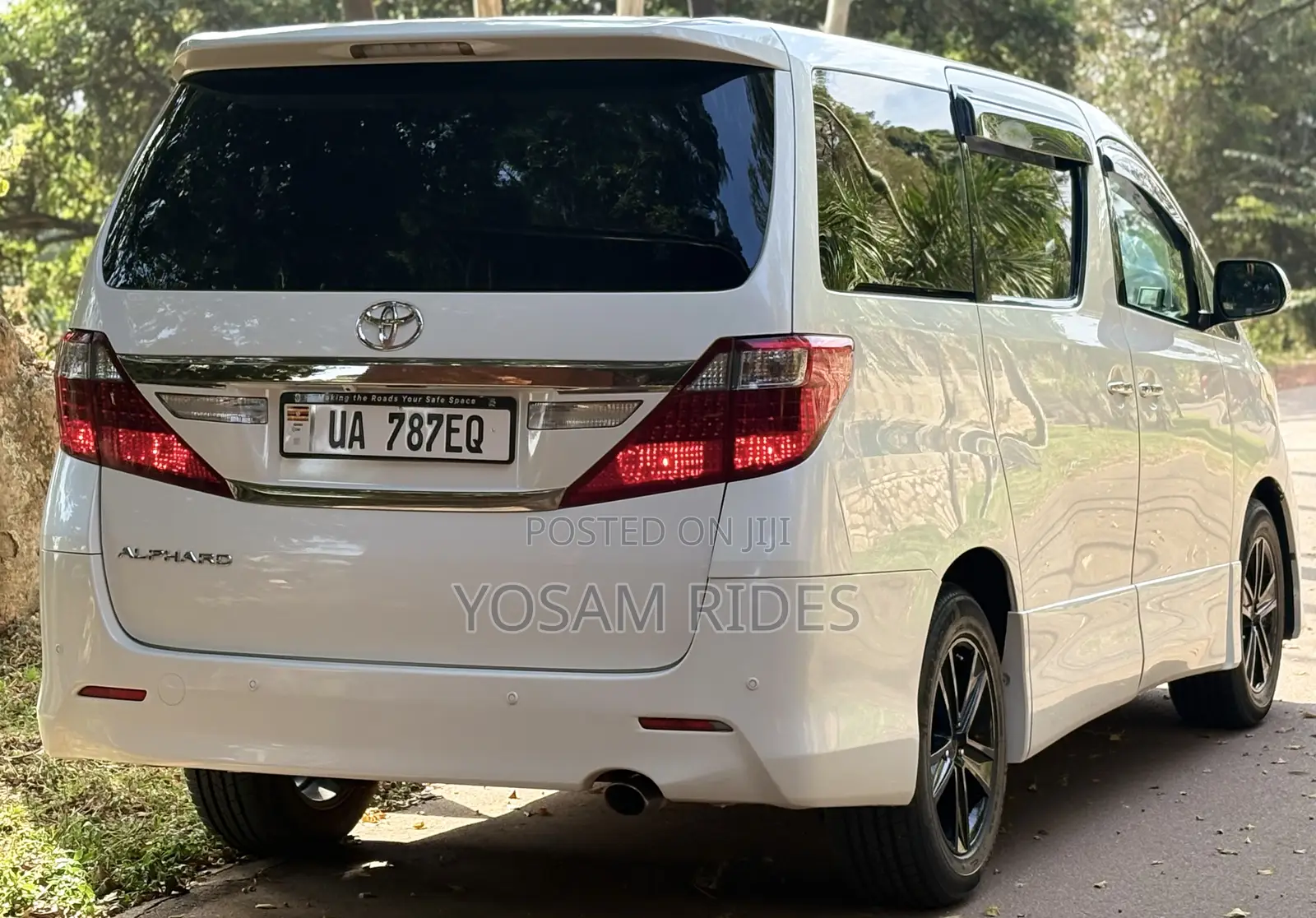 Toyota Alphard 2.4 Petrol FWD 2012 White