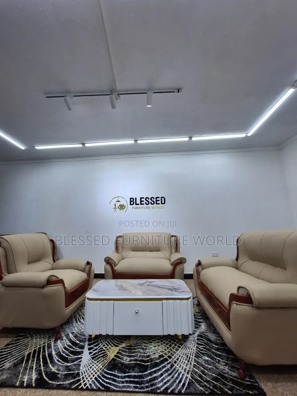 Pure Leather Sofa With Fibre Inside