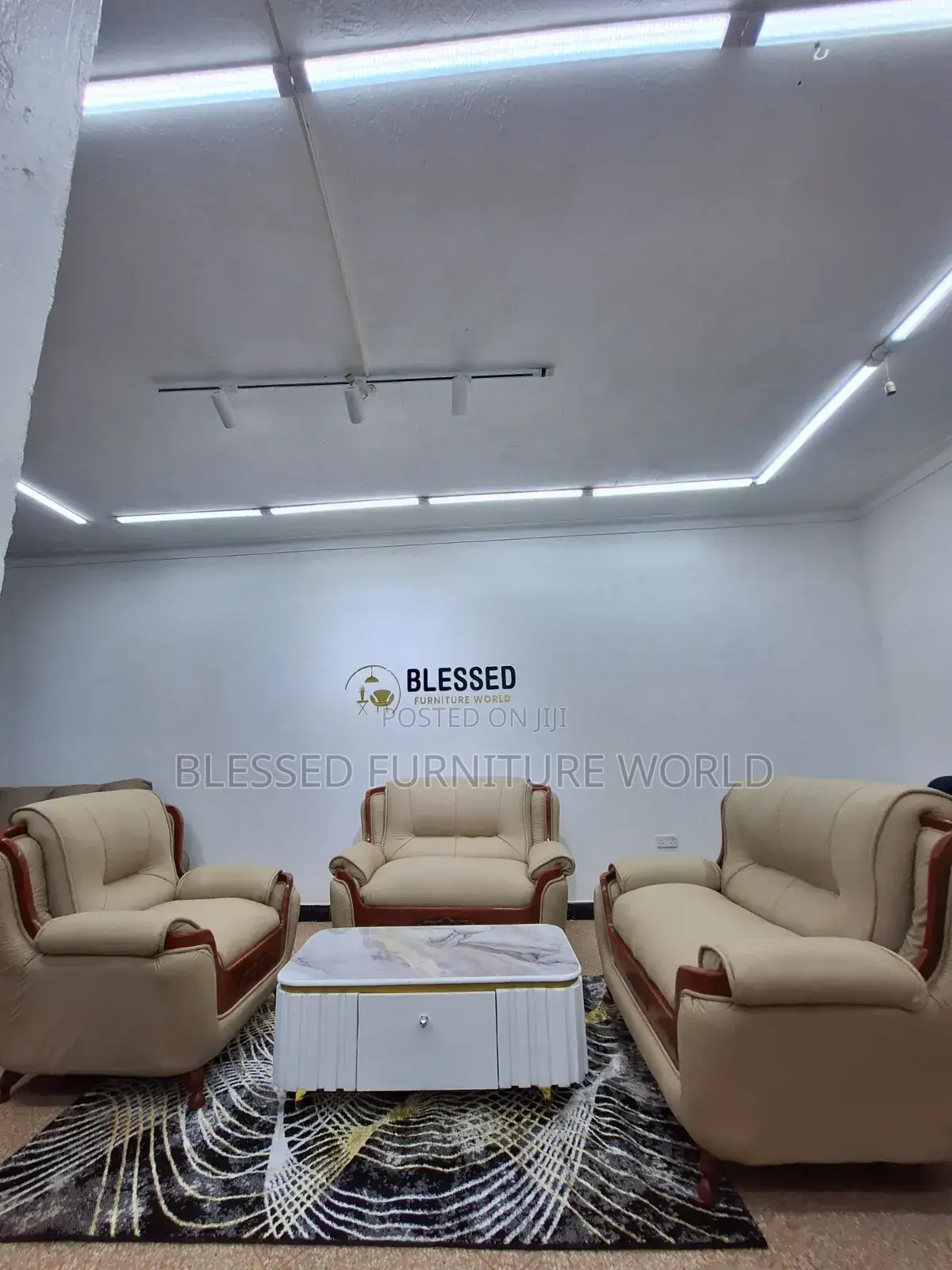 Pure Leather Sofa With Fibre Inside