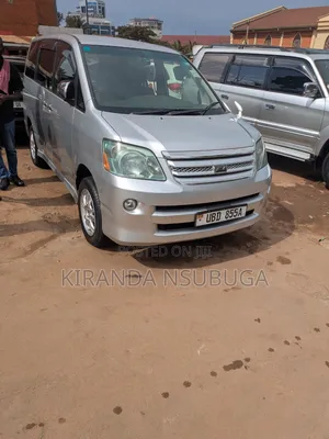 Toyota Noah 2006 Silver
