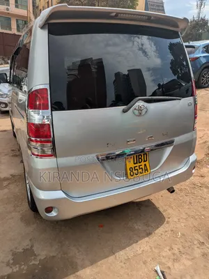 Toyota Noah 2006 Silver