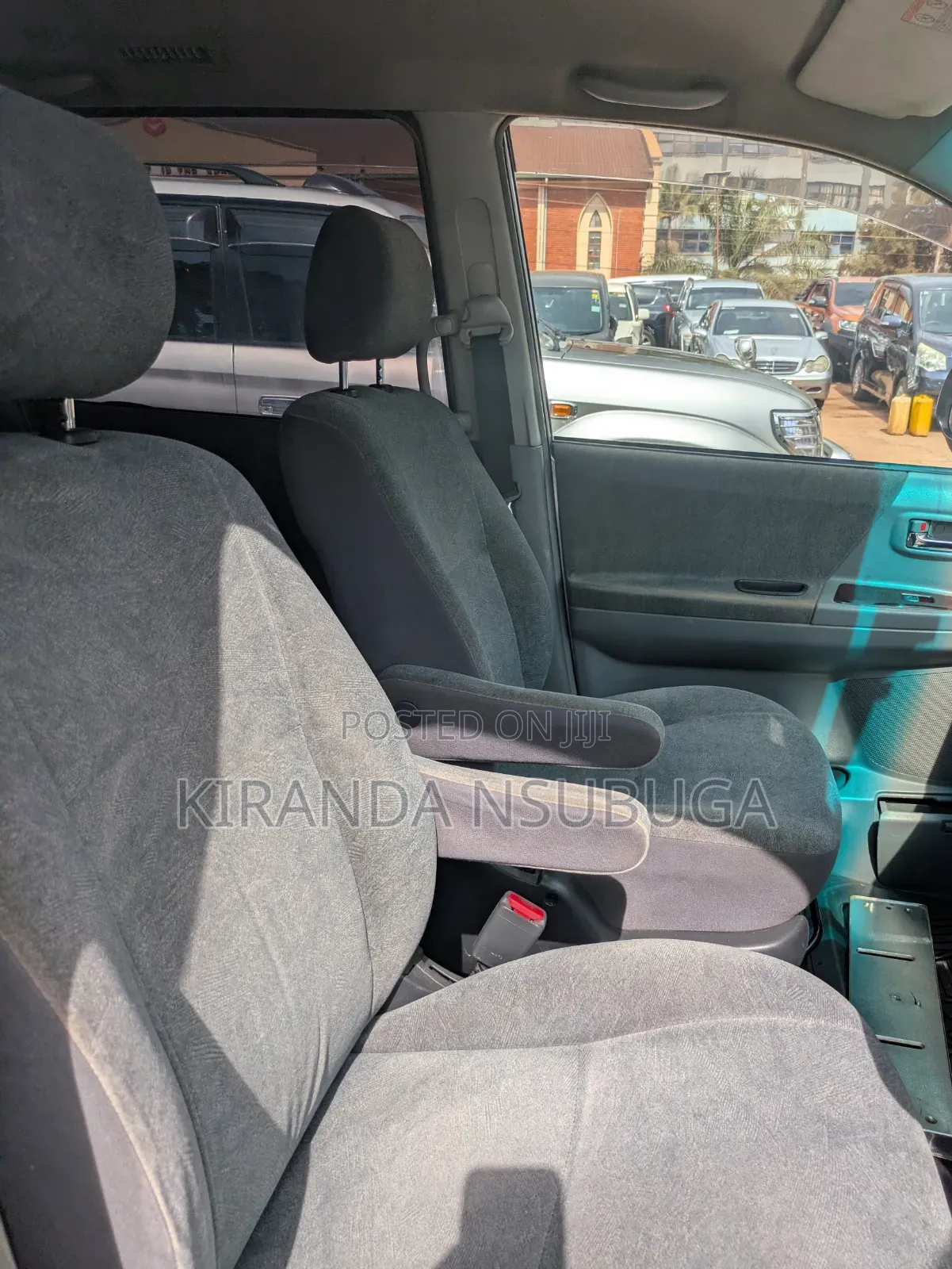 Toyota Noah 2006 Silver