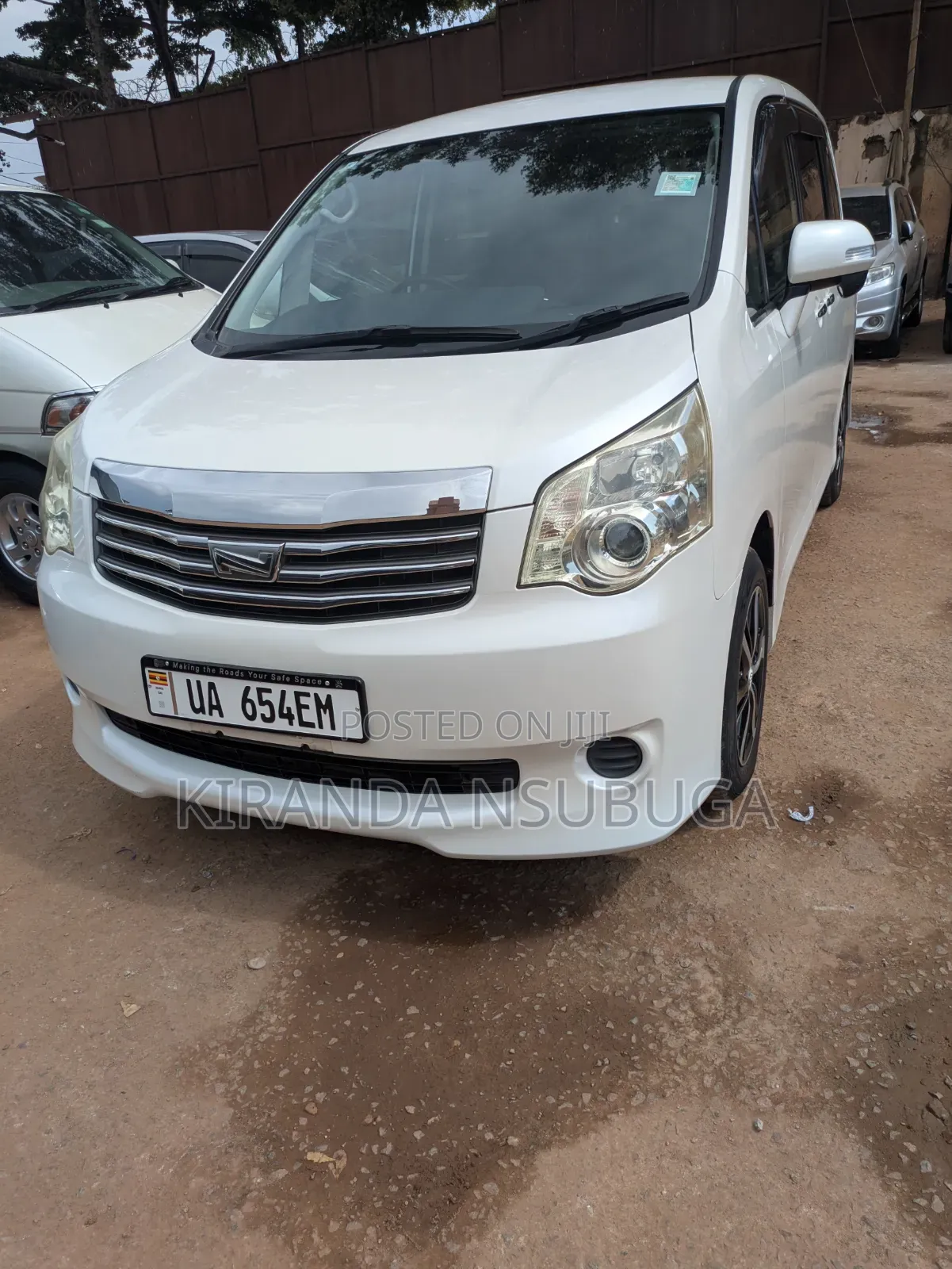 Toyota Noah 2011 White