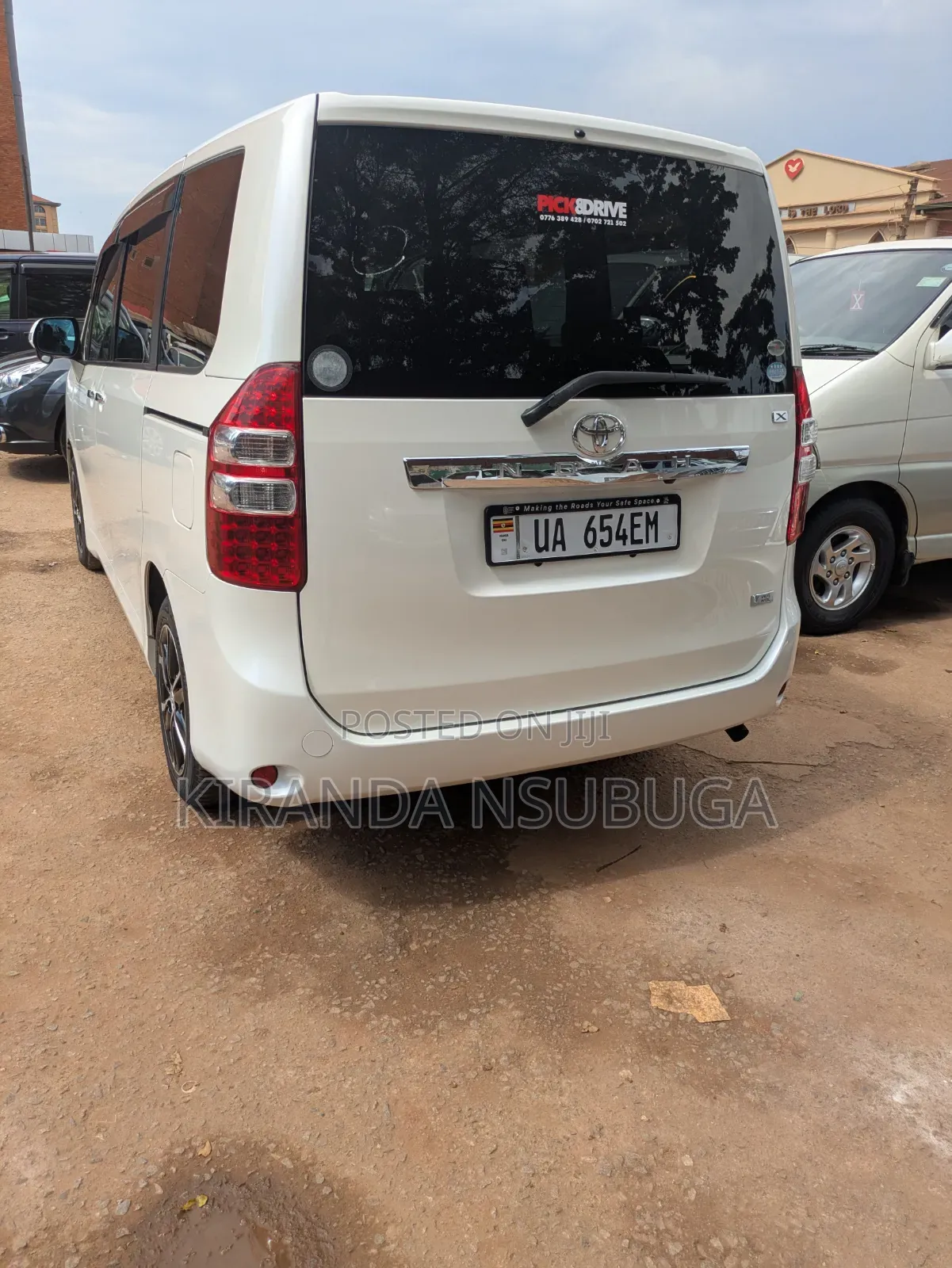 Toyota Noah 2011 White