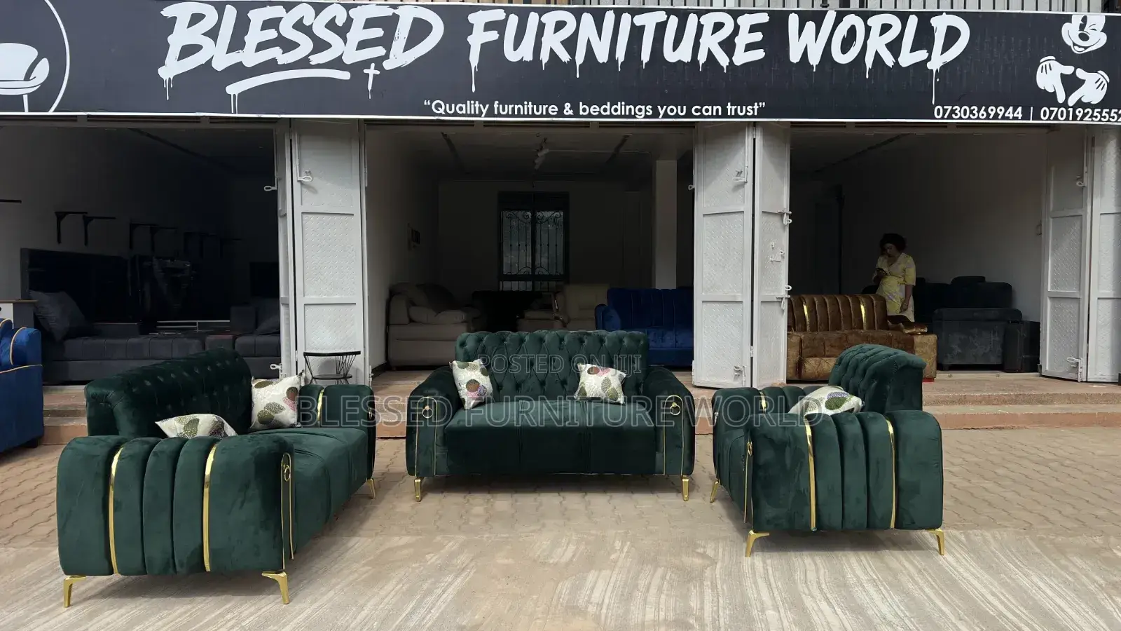 Original Chesta Sofa Set