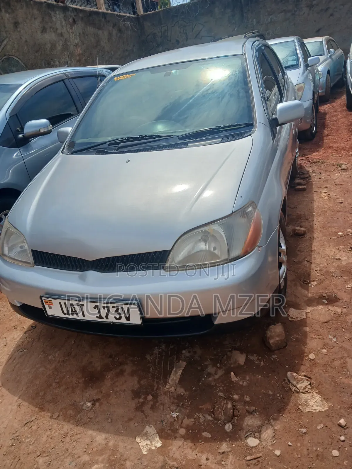 Toyota Platz 2000 Silver