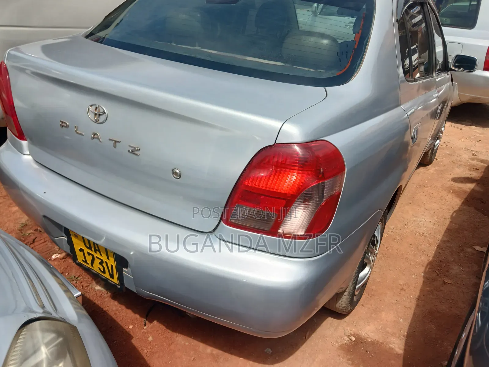 Toyota Platz 2000 Silver