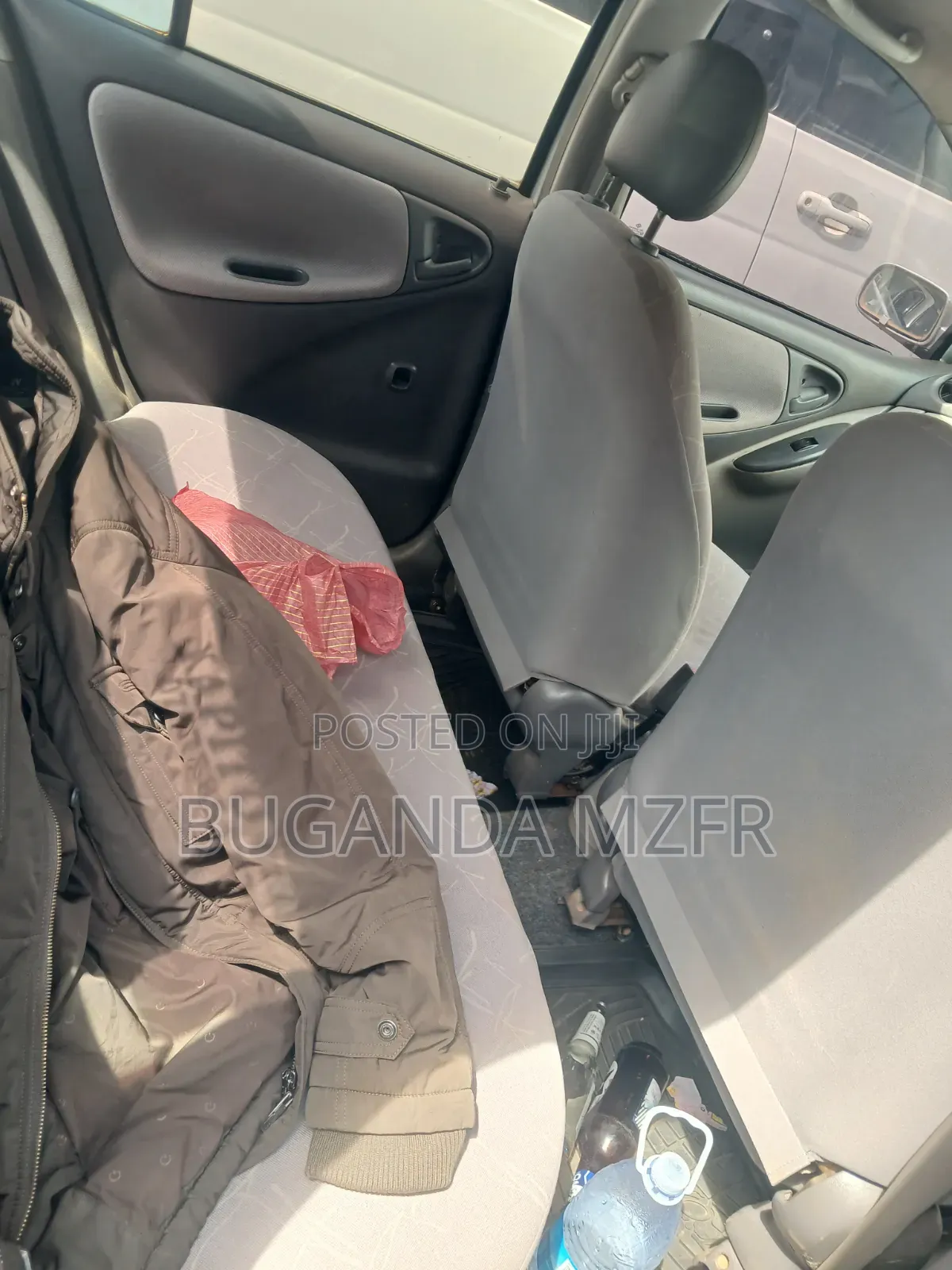 Toyota Platz 2000 Silver