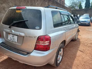 Toyota Kluger 2002 Silver
