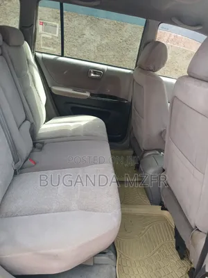 Toyota Kluger 2002 Silver