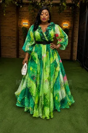 Elegant Floral Net Round Gold Dress
