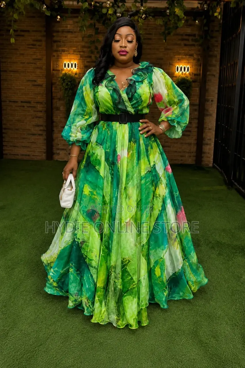 Elegant Floral Net Round Gold Dress