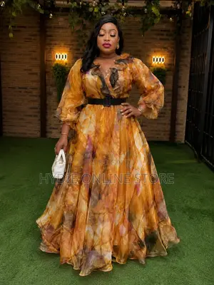 Elegant Floral Net Round Gold Dress