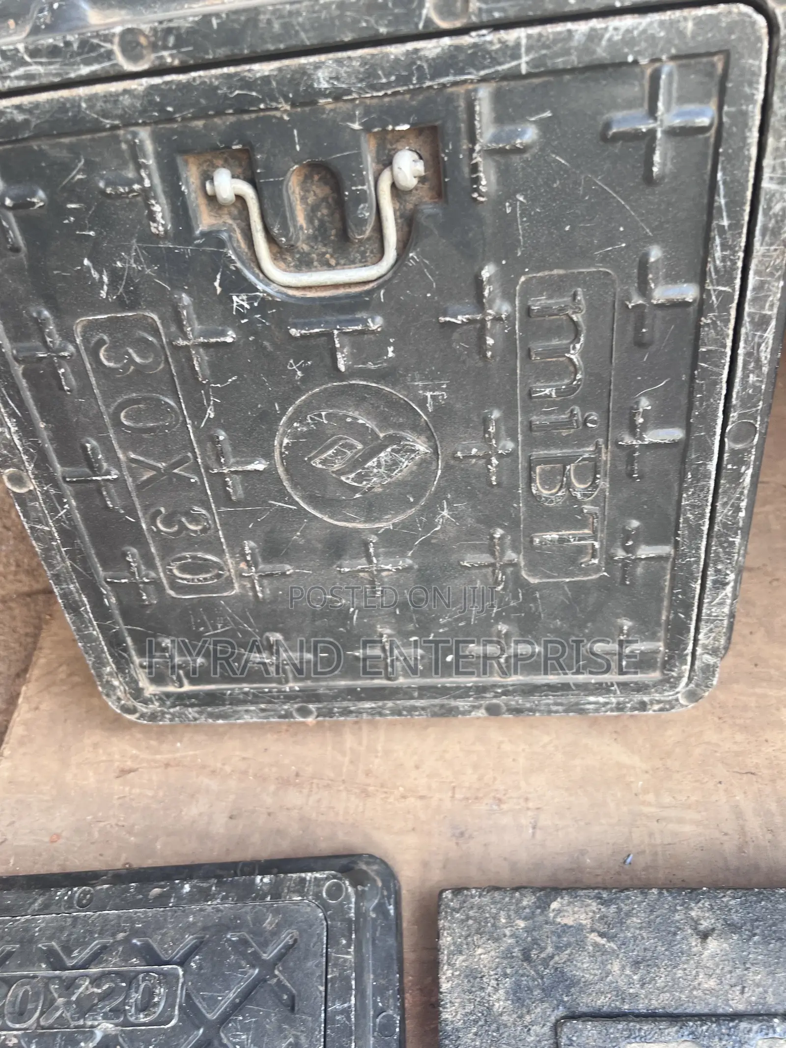 Manholes 30 by 30(Fibre)