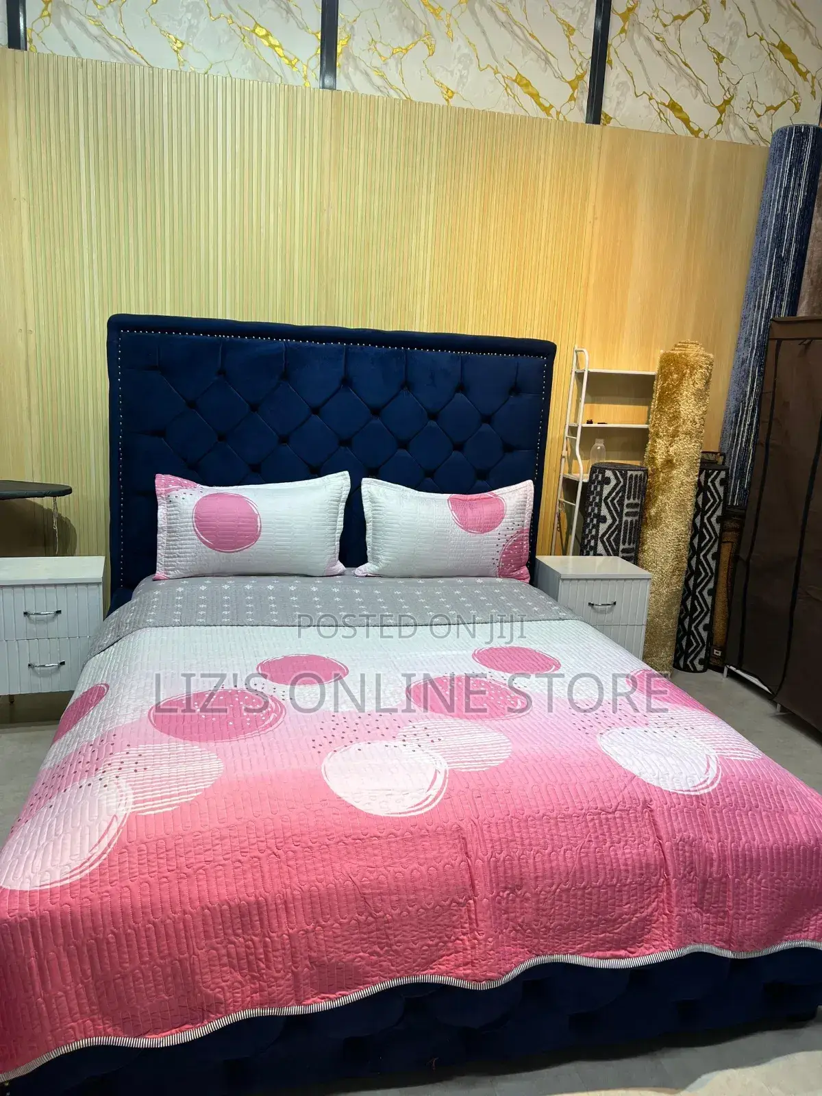 Pink and White Polka Dot Patterned Quilt Set