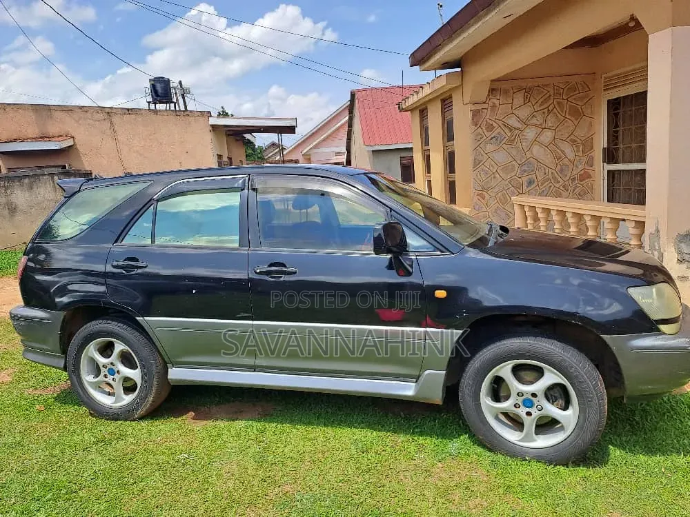 Toyota Harrier 1999 Black