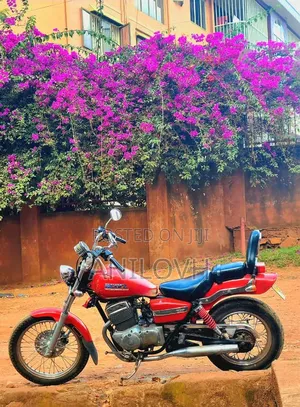 Honda CB 2005 Red