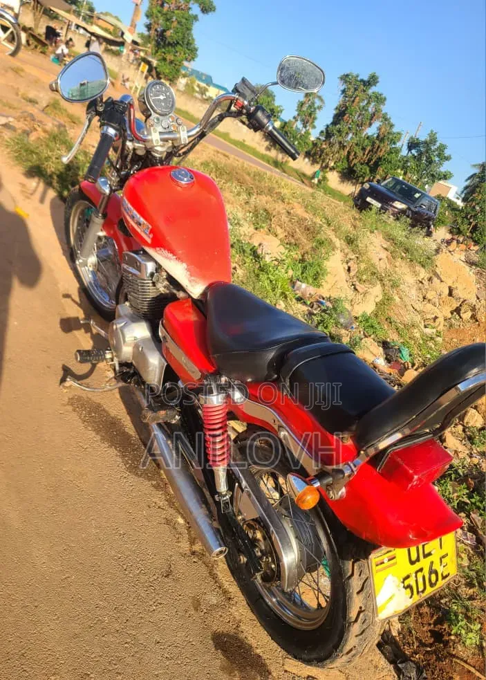 Honda CB 2005 Red
