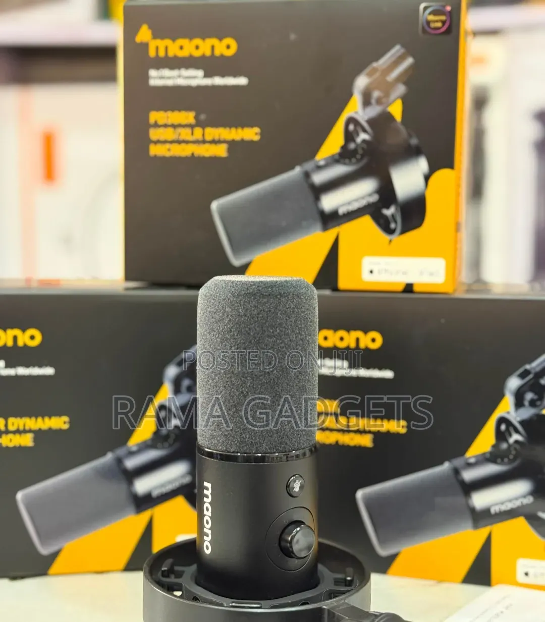 Maono Pd300x Is a Versatile Dynamic Microphone Designed for Podcasting