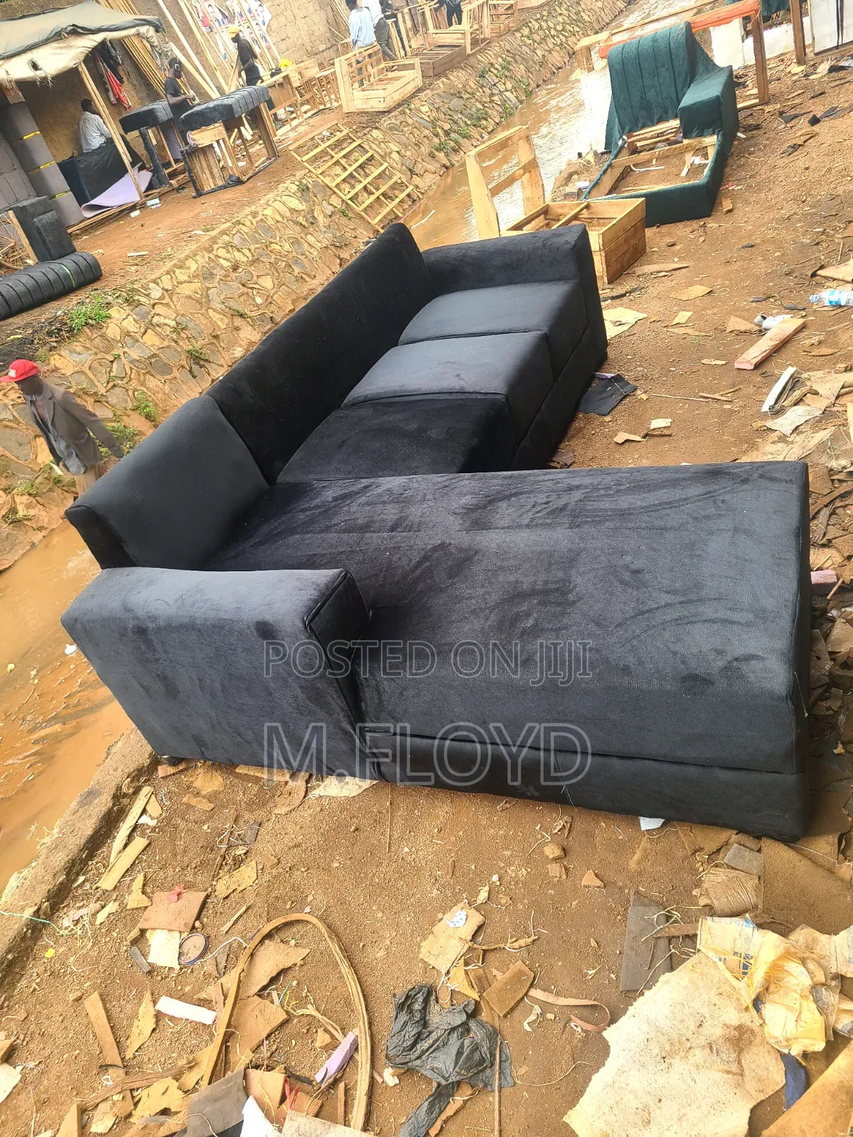 L.Sofa With the Pillows in It