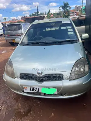 Toyota Vitz 2001 Green