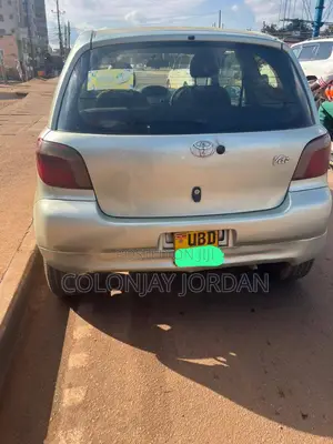 Toyota Vitz 2001 Green