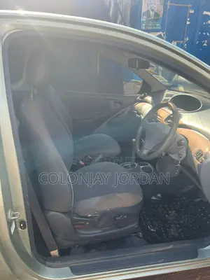 Toyota Vitz 2001 Green