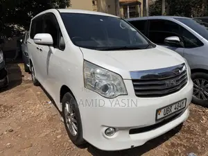 Toyota Noah 2011 White