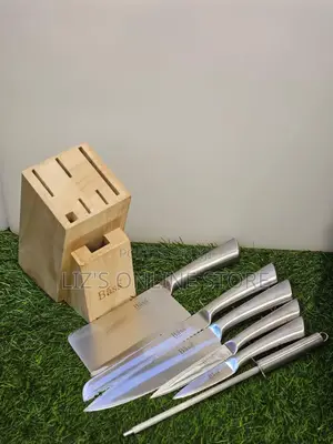 Bass 7-Piece Stainless Steel Knife Set Includes Wooden Storage Block.