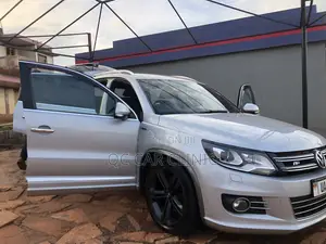 Volkswagen Tiguan R-Line 4dr SUV (2.0L 4cyl Turbo 6A) 2014 Silver