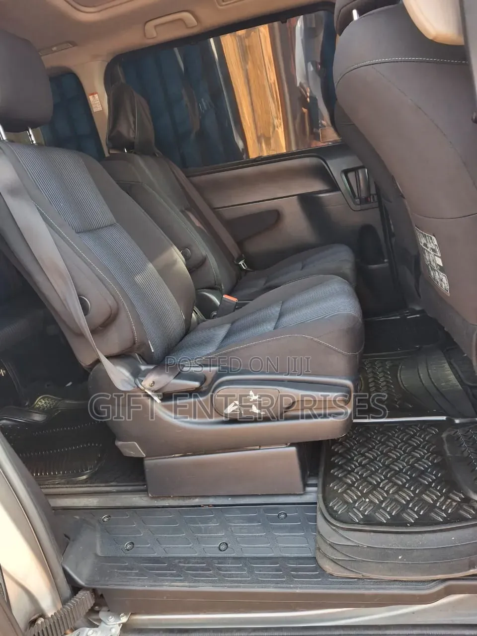 Toyota Noah 2016 Silver