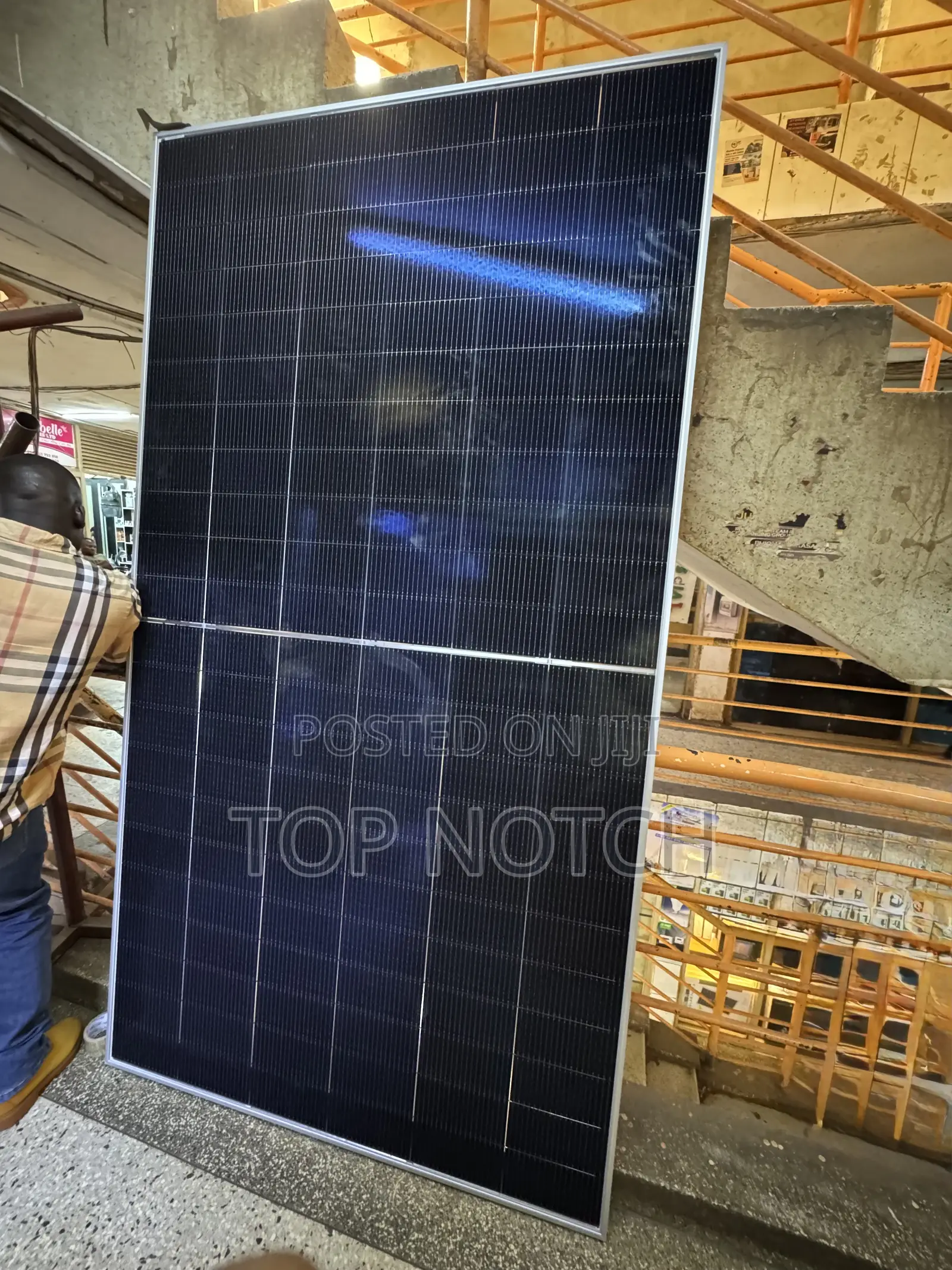 700w Solar Panel