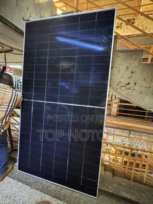 700w Solar Panel