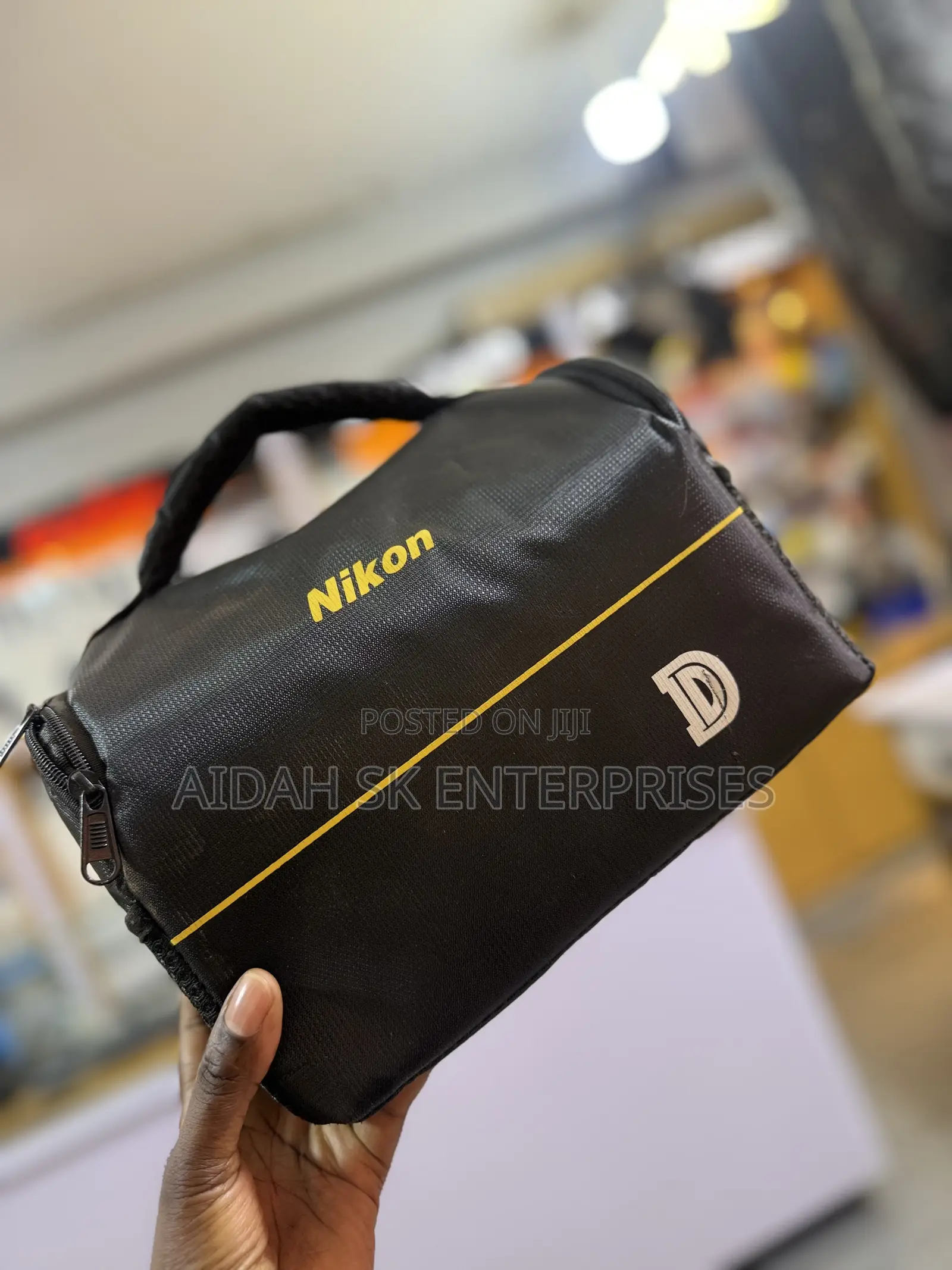 Nikon D Shape Bag for Nikon D5600, D5500, D5300, D5200, D5000, D3500