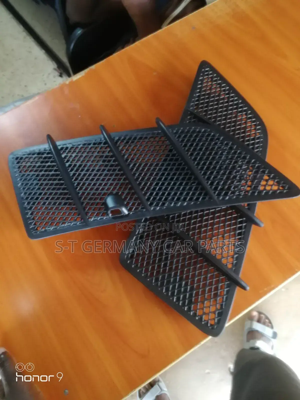 W 164 Bonnet Nets