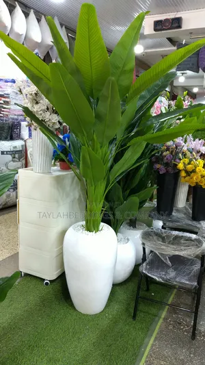 Artificial Plant Lush, Realistic Zero-Maintenance Décor Complete Set