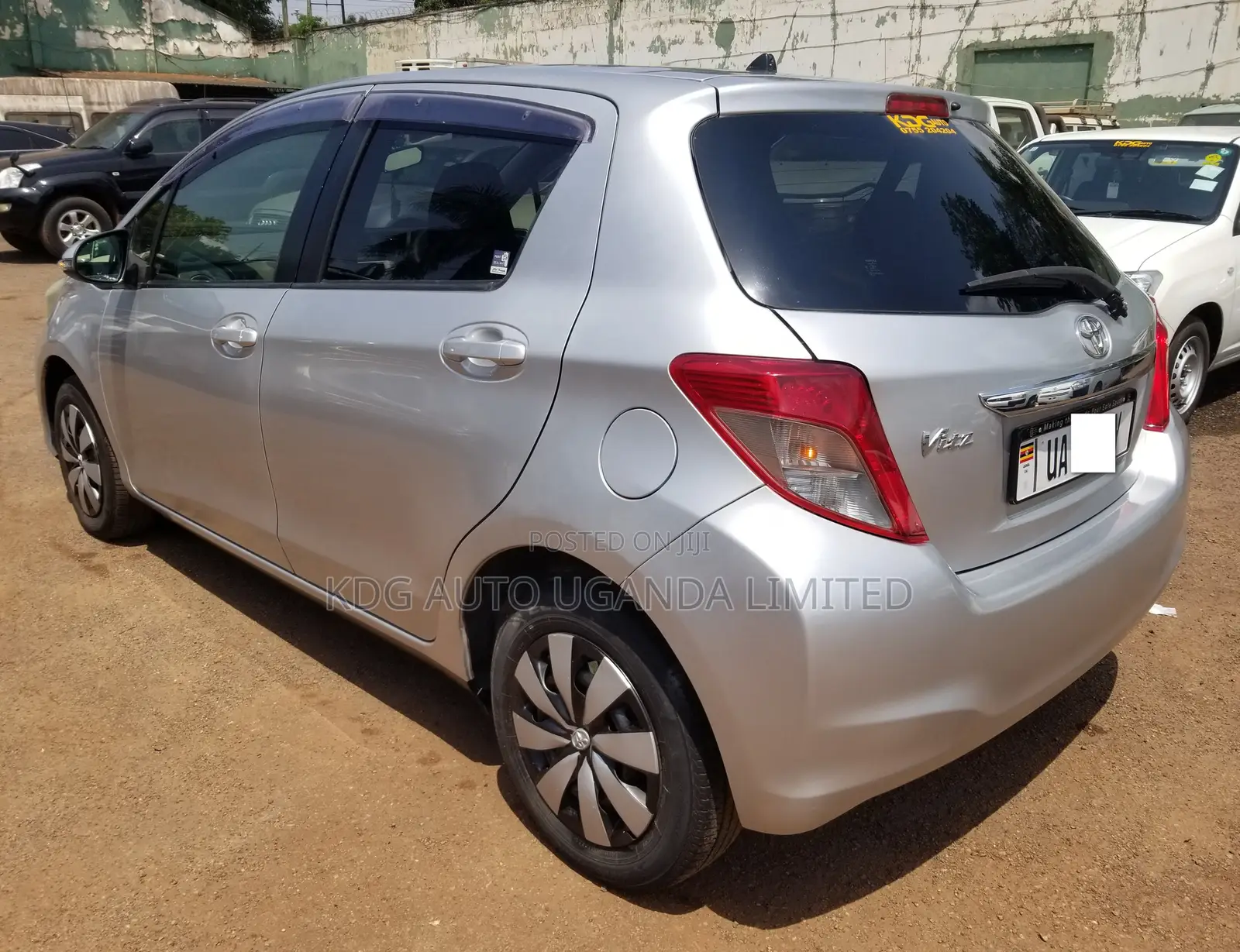Toyota Vitz 1.0 FWD 5dr 2012 Silver