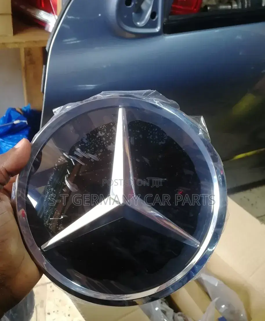 W166 Grill Emblem Logo