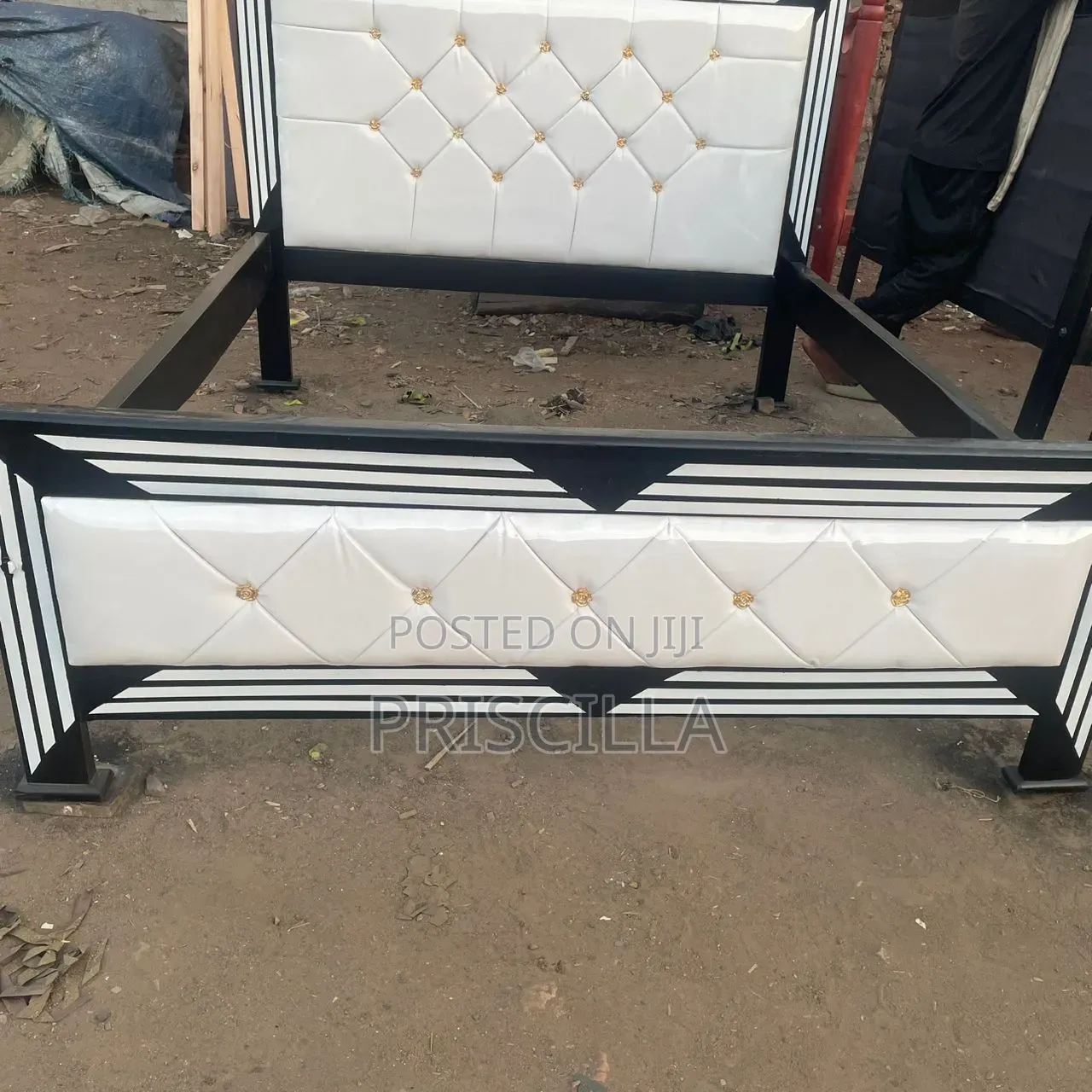 5*6 Black Frame Bed