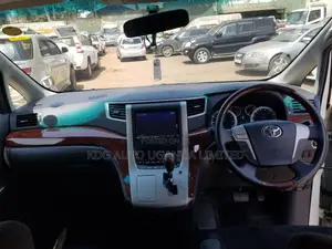 Toyota Alphard 2.4 Petrol FWD 2011 Pearl